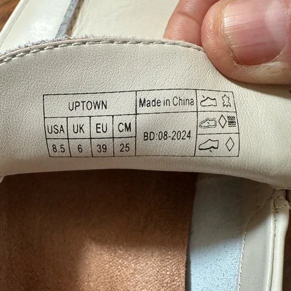 VIONIC UPTOWN LOAFER CREAM LEATHER SIZE 8.5 NEVER WORN